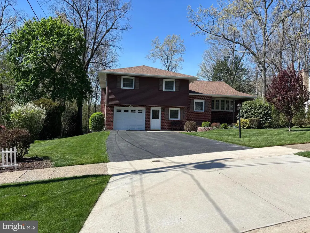 684 Wiltshire Dr, State College, PA 16803 - #1