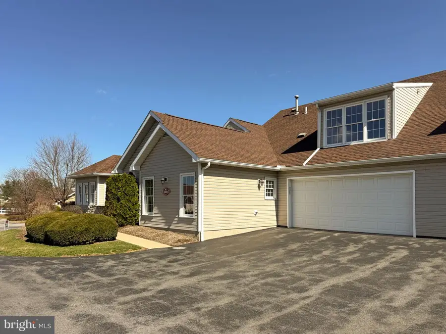 3301 Shellers Bnd #949, State College, PA 16801 - #3