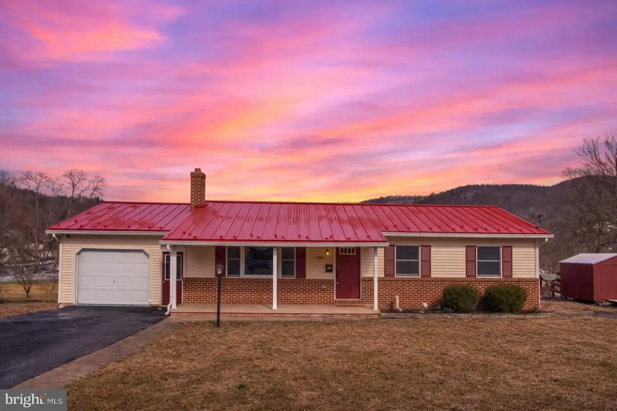 329 E Beaver St, Bellefonte, PA 16823 - #1