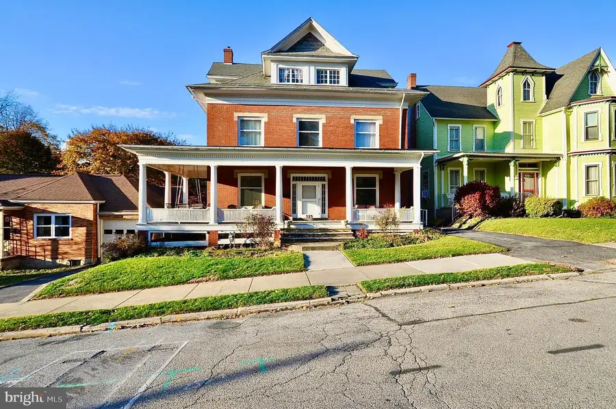 325 E Linn St, Bellefonte, PA 16823 - #2
