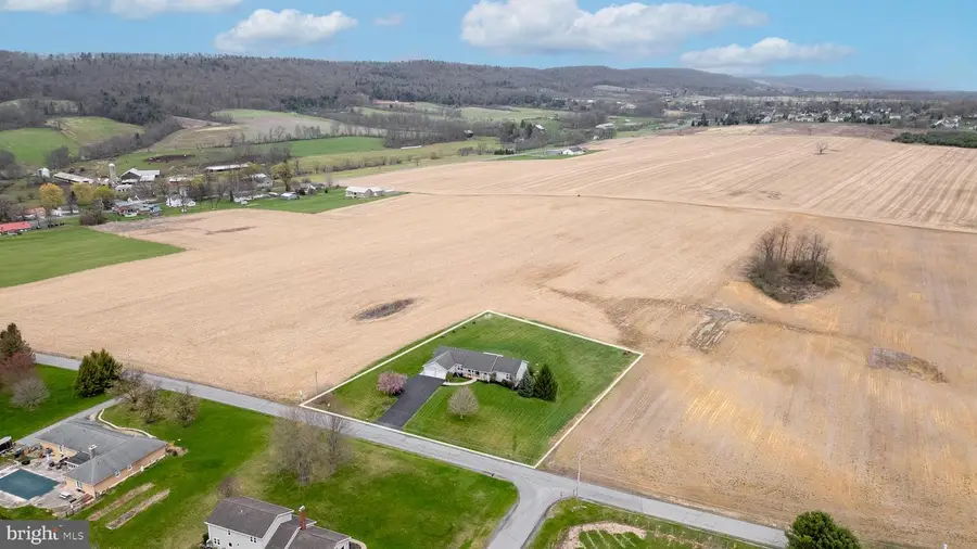 117 Houtz Ln, Port Matilda, PA 16870 - #2