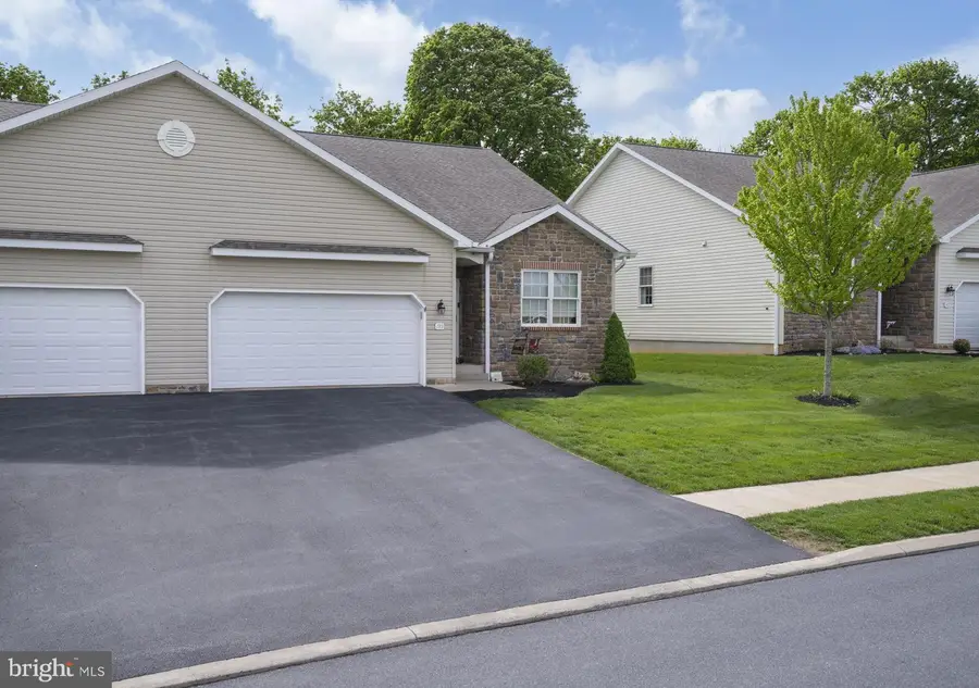 198 Rosewood Cv, Bellefonte, PA 16823 - #2