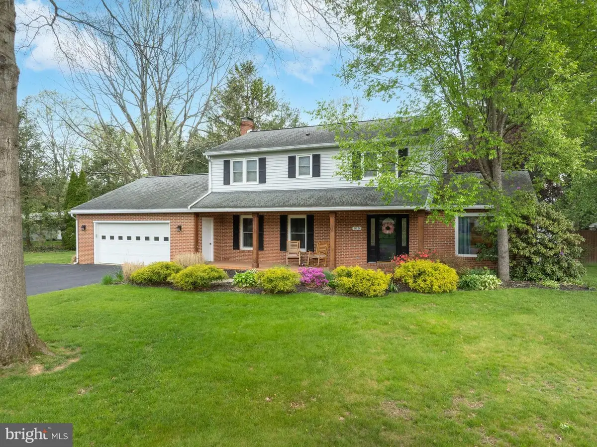 815 Outer Dr, State College, PA 16801 - #1