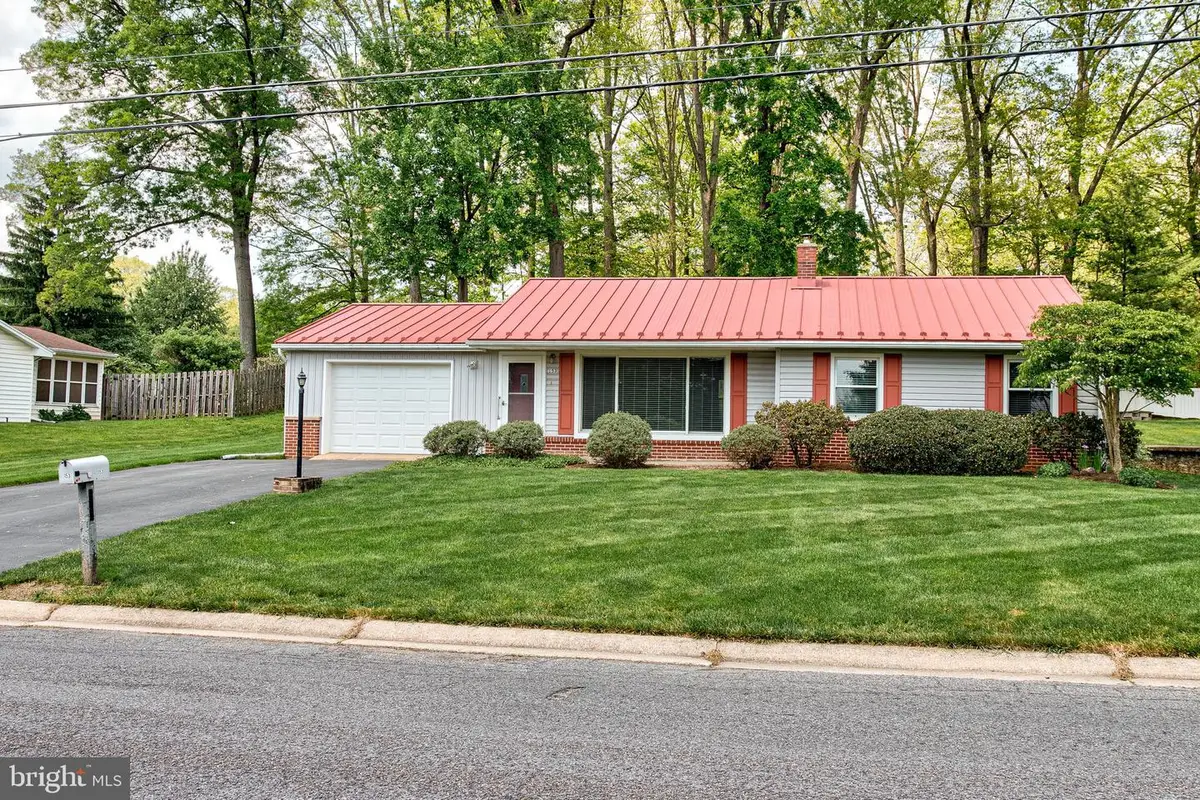 153 W Clearview Ave, State College, PA 16803 - #1
