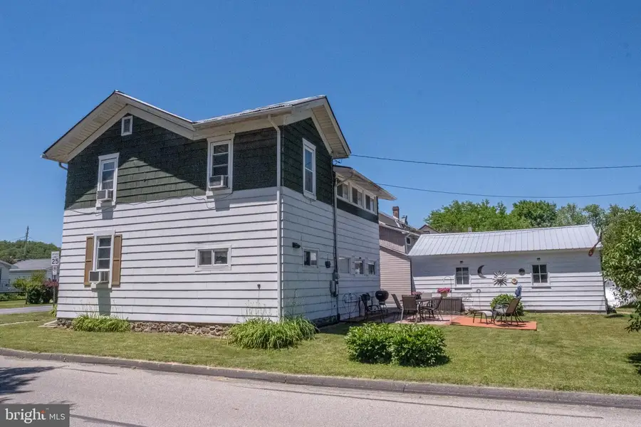 306 Centre St, Milesburg, PA 16853 - #2