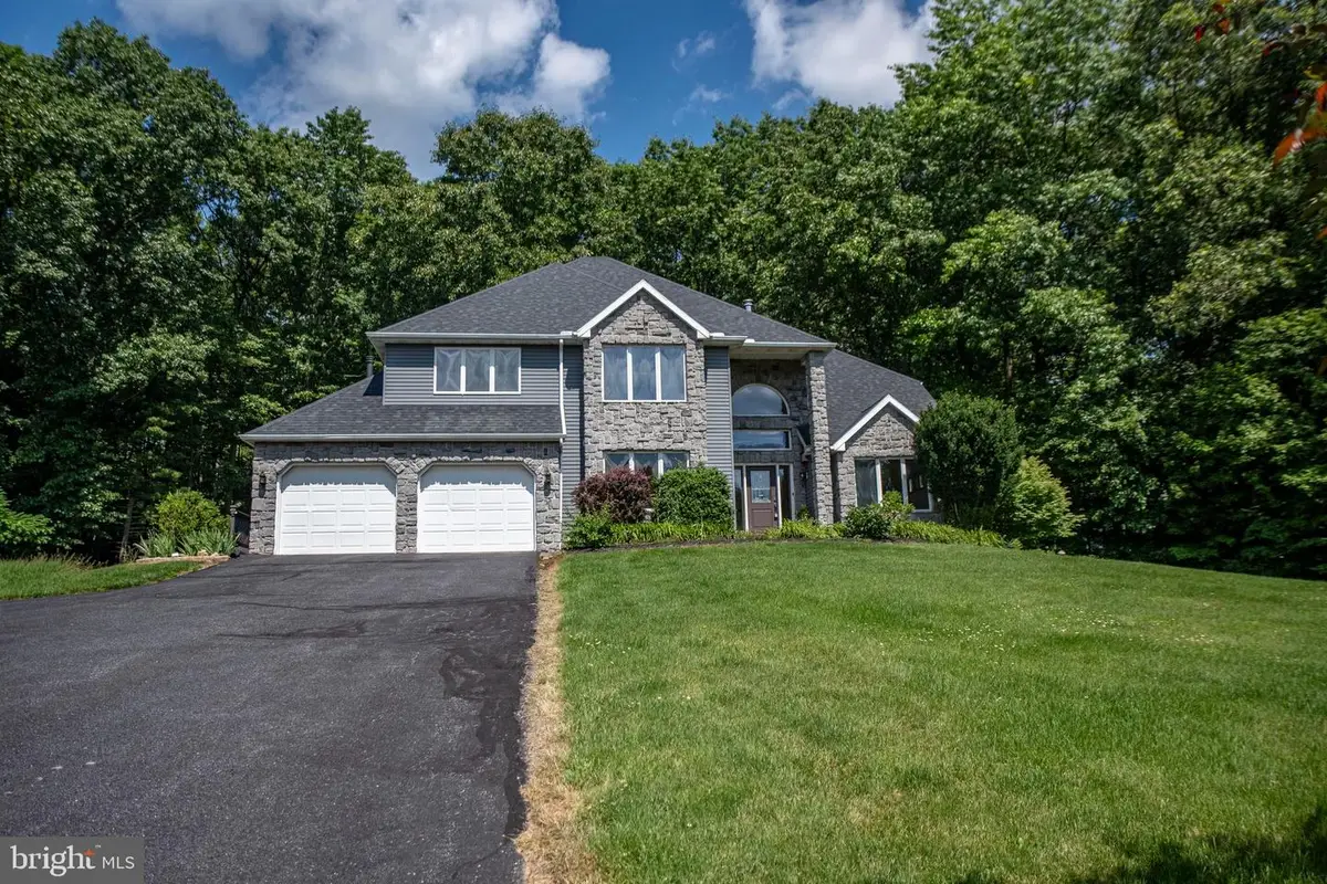 405 Houtz Ln, Port Matilda, PA 16870 - #1