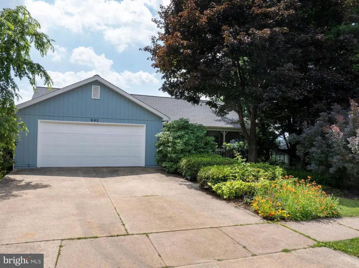 645 Berkshire Dr, State College, PA 16803 - #1