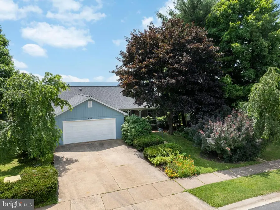 645 Berkshire Dr, State College, PA 16803 - #2