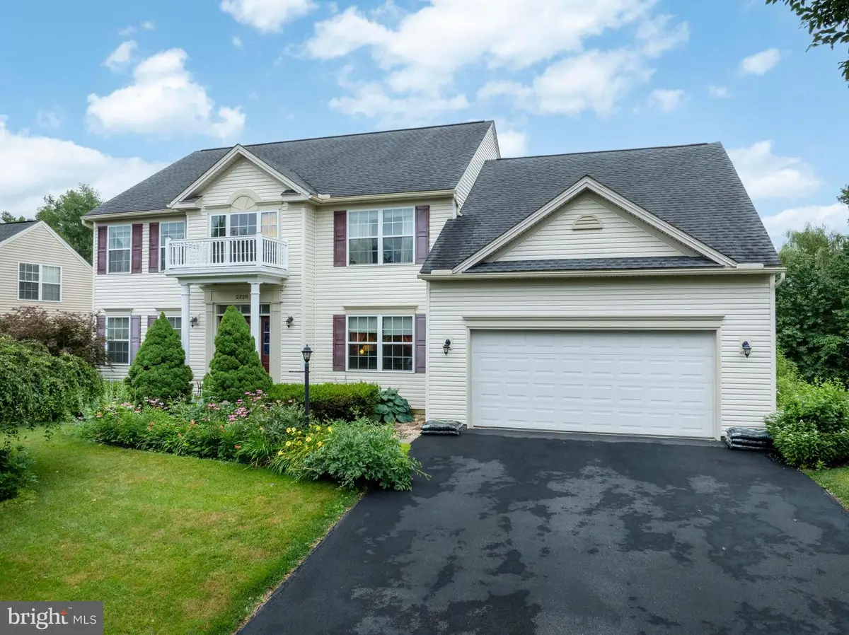 2328 Saratoga Dr, State College, PA 16801 - #1
