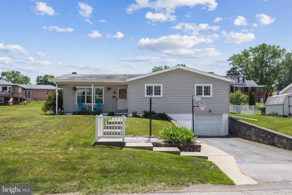 1042 Woodland Dr, BELLEFONTE, PA 16823