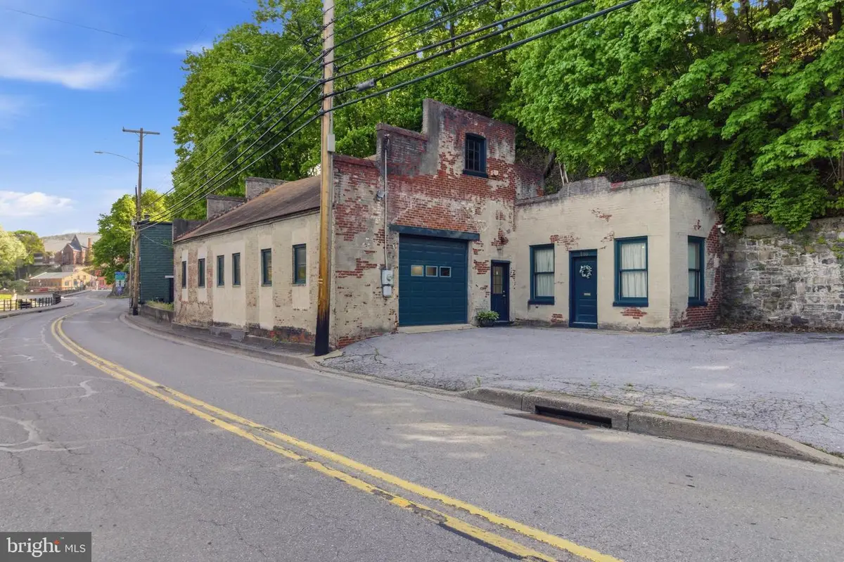 146 S Water St, Bellefonte, PA 16823 - #1