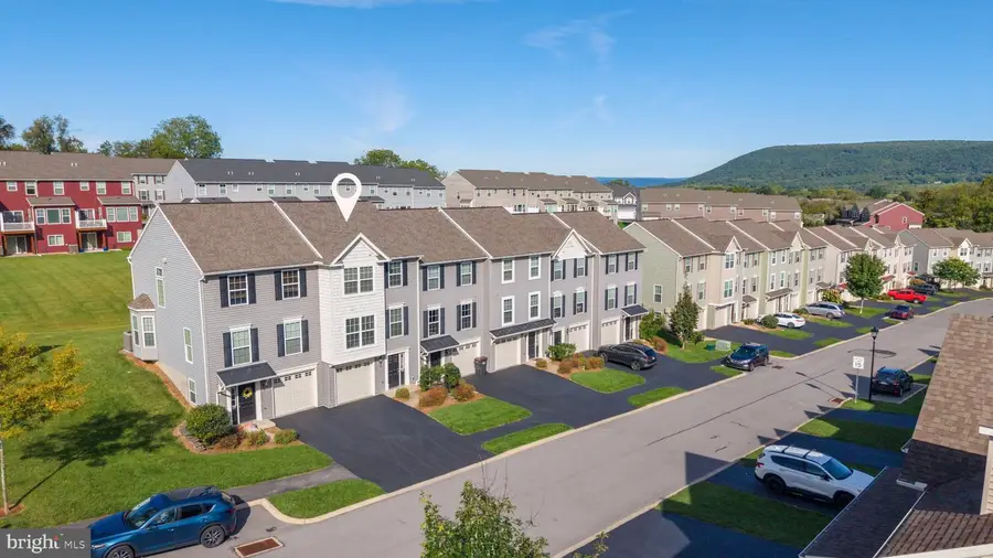 216 Kestrel Ln, Boalsburg, PA 16827 - #2