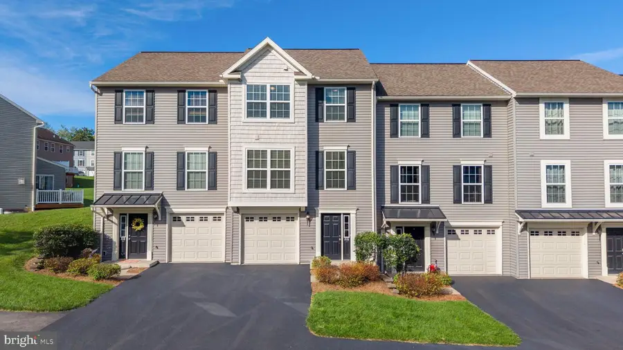 216 Kestrel Ln, Boalsburg, PA 16827 - #3