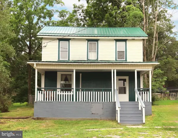 105 W Nectarine St, SNOW SHOE, PA 16874