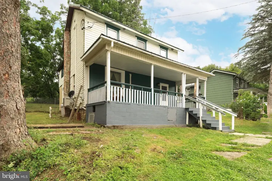 105 W Nectarine St, Snow Shoe, PA 16874 - #3