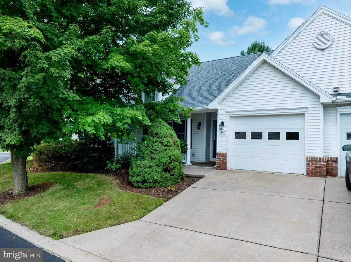 352 Village Heights Dr, State College, PA 16801 - #1