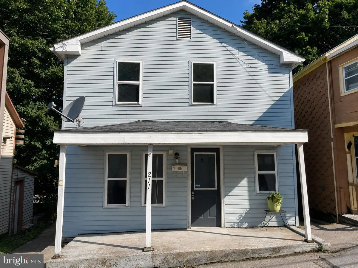 211 E Pike St, Bellefonte, PA 16823 - #1