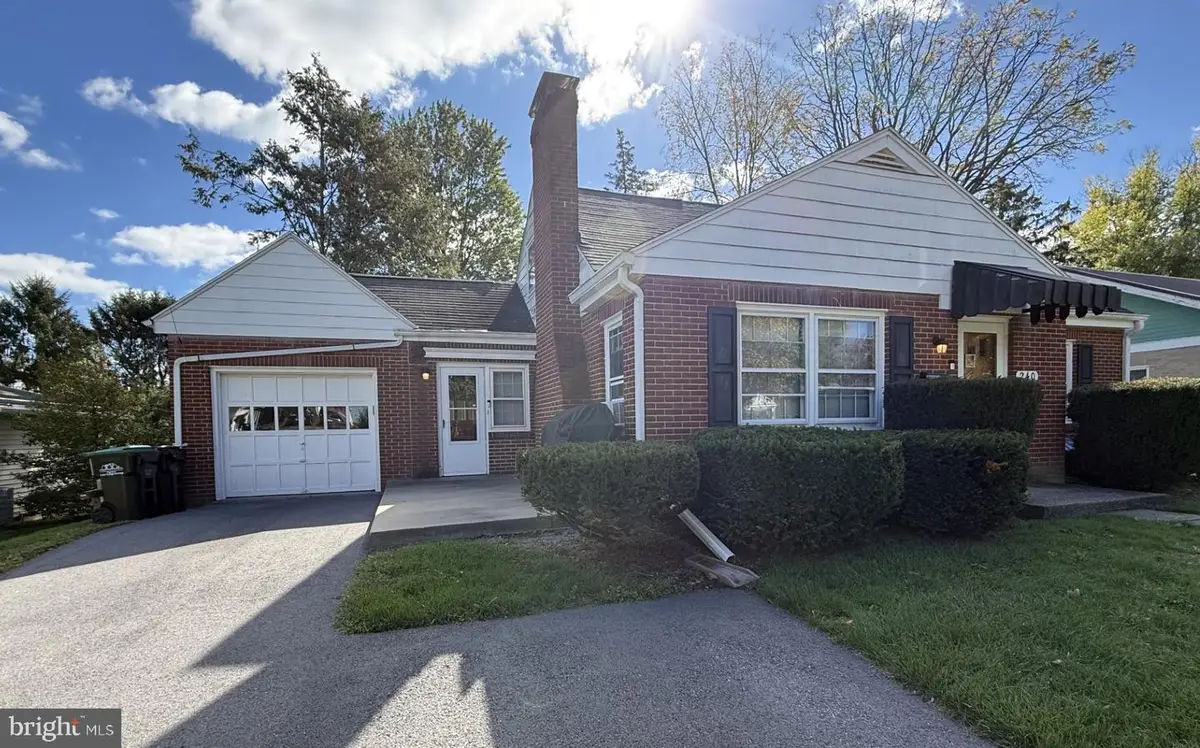 240 E Mccormick Ave, State College, PA 16801 - #1