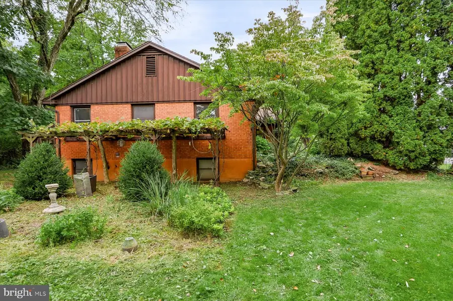 535 E Irvin Ave, State College, PA 16801 - #2