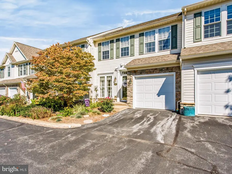 142 Scenery Ct, State College, PA 16801 - #2