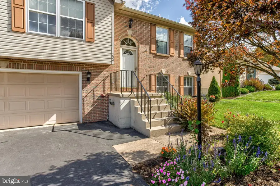 734 Tanager Dr, State College, PA 16803 - #2