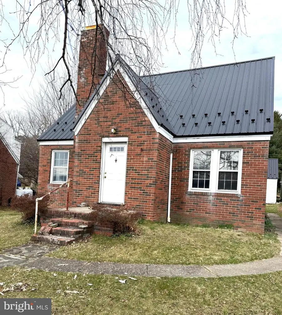 208 Woodward Ave, Lock Haven, PA 17745 - #2