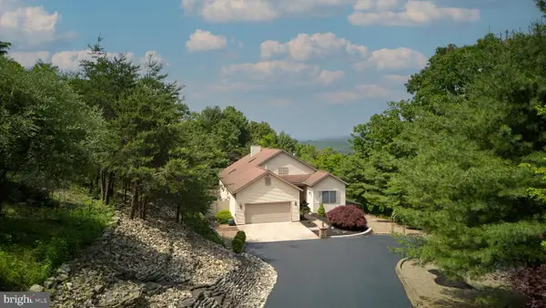 1135 Checkerberry Ln, LOCK HAVEN, PA 17745
