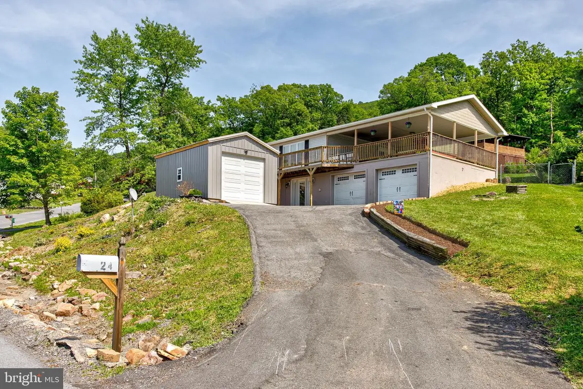 24 Quiggle Ave, Lock Haven, PA 17745 - #1