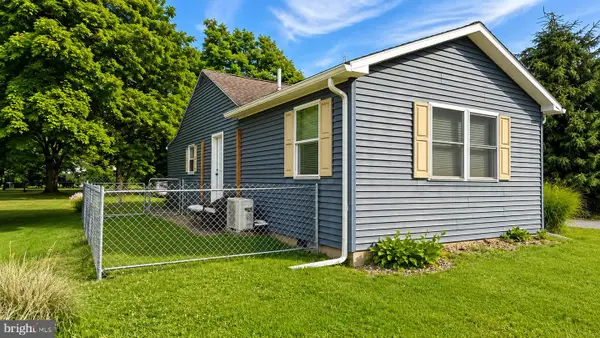 4986 Nittany Valley Dr, MILL HALL, PA 17751