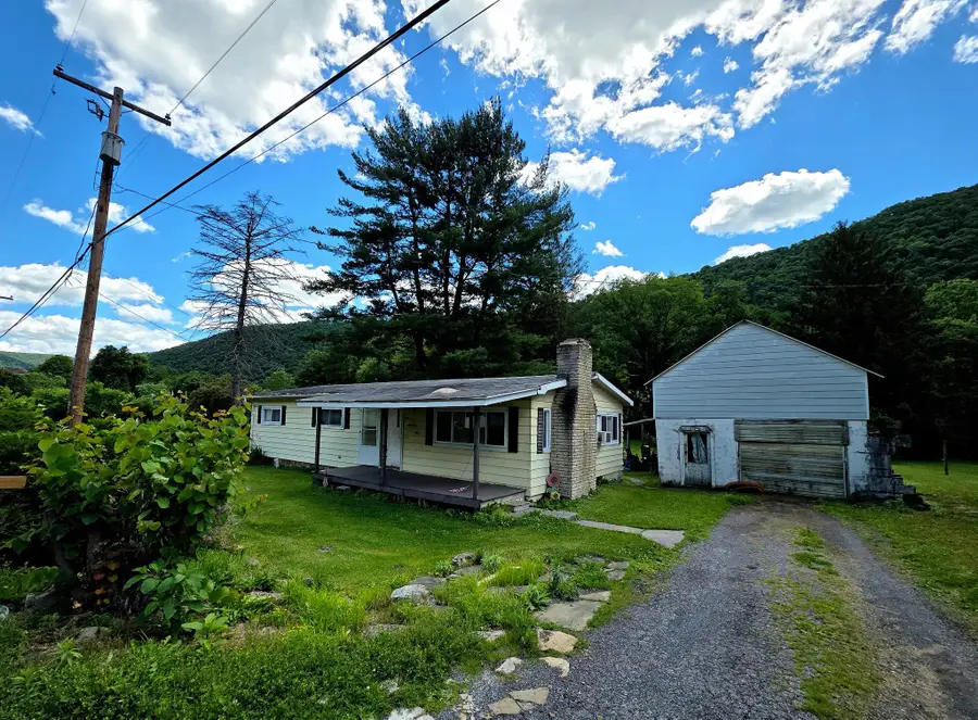 906 Central Ave, Renovo, PA 17764 - #3