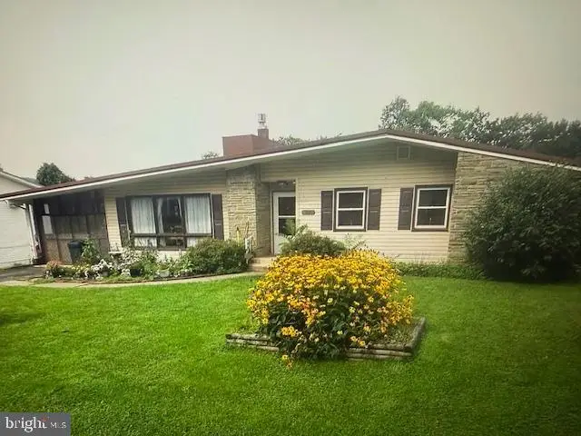 11 Magnolia Dr, Lock Haven, PA 17745 - #1