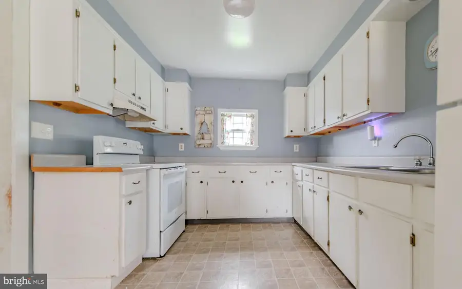 1035 4th St, Lock Haven, PA 17745 - #2