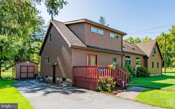 88 Hill St, MILL HALL, PA 17751