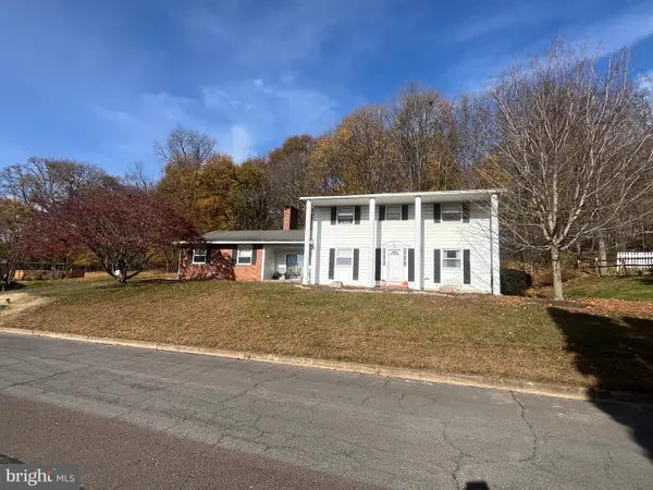 4 Kent Rd, BLOOMSBURG, PA 17815