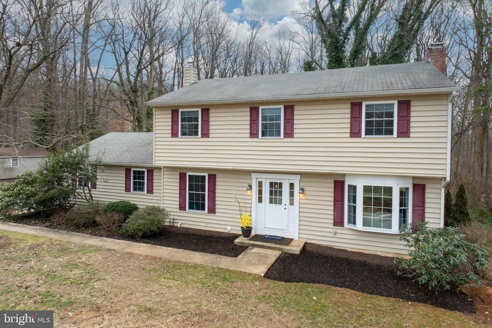 160 Pine Swamp Rd, ELVERSON, PA 19520 ERA