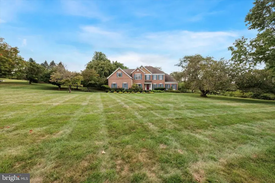 671 Casey Ln, West Chester, PA 19382 - Image #2