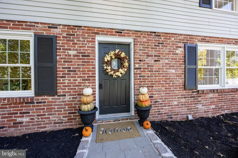 128 Forge Hill Ln, Phoenixville, PA 19460 - Image #2