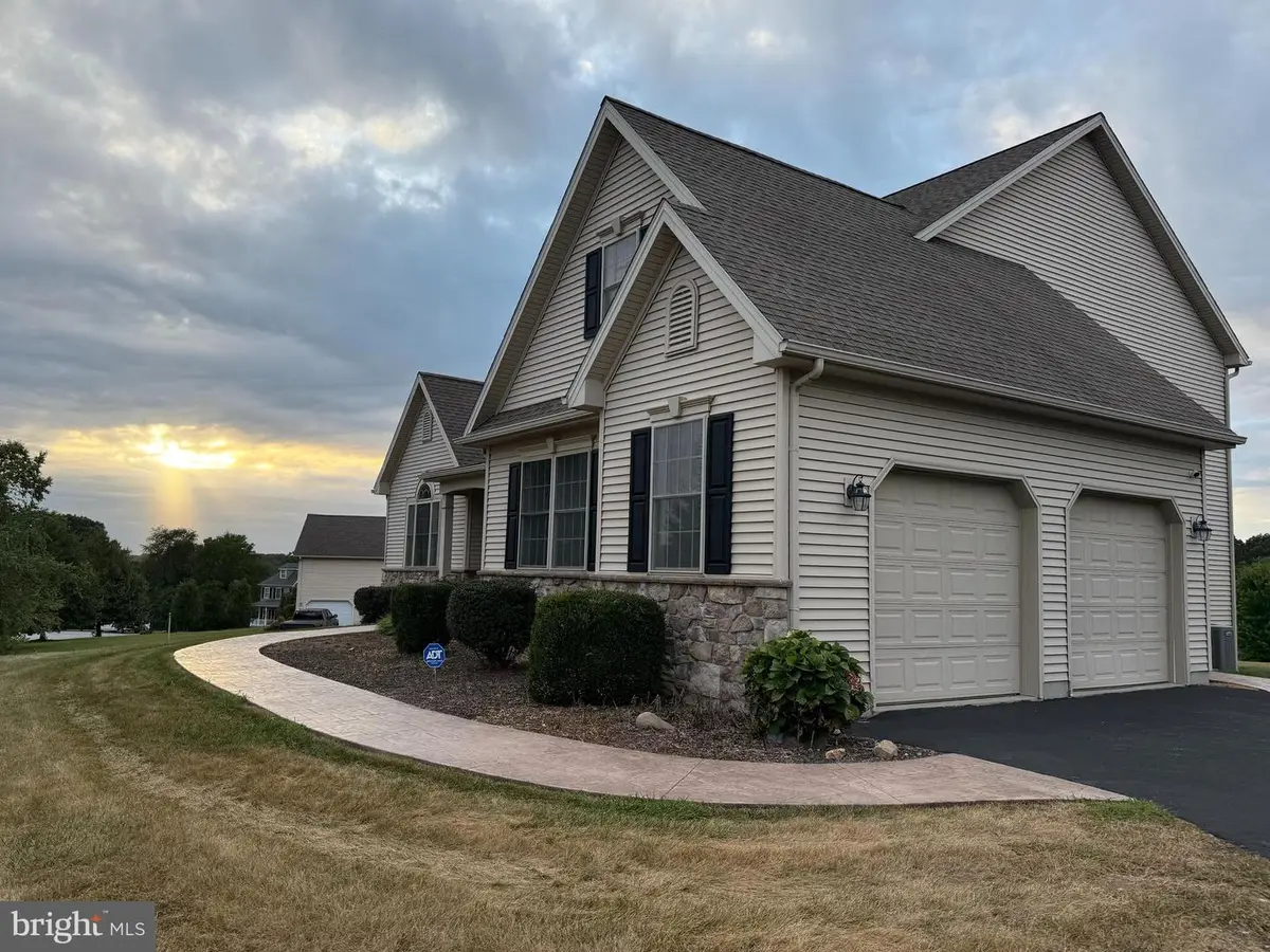 114 Jacobs Dr, Coatesville, PA 19320 - Image #1