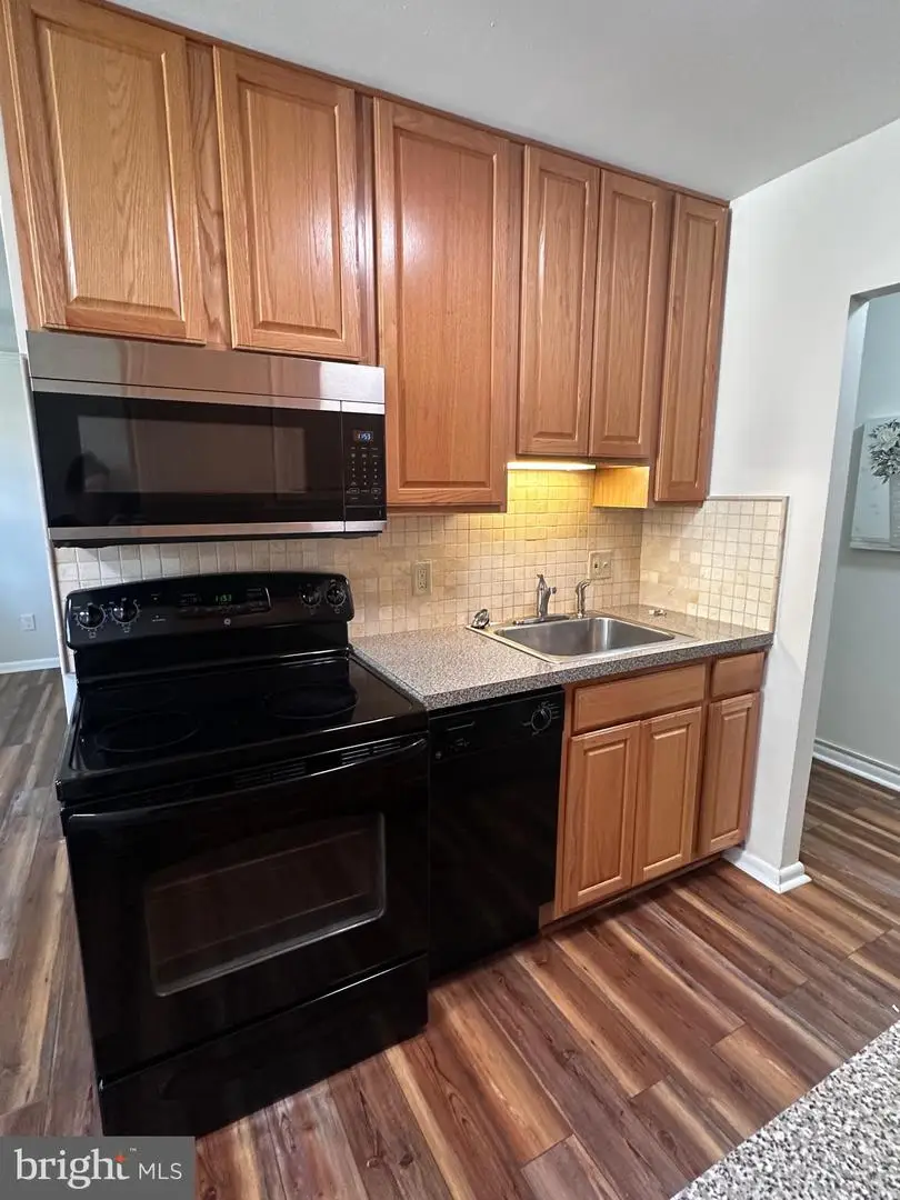 335 E Lancaster Ave #f-13, Downingtown, PA 19335 - Image #2