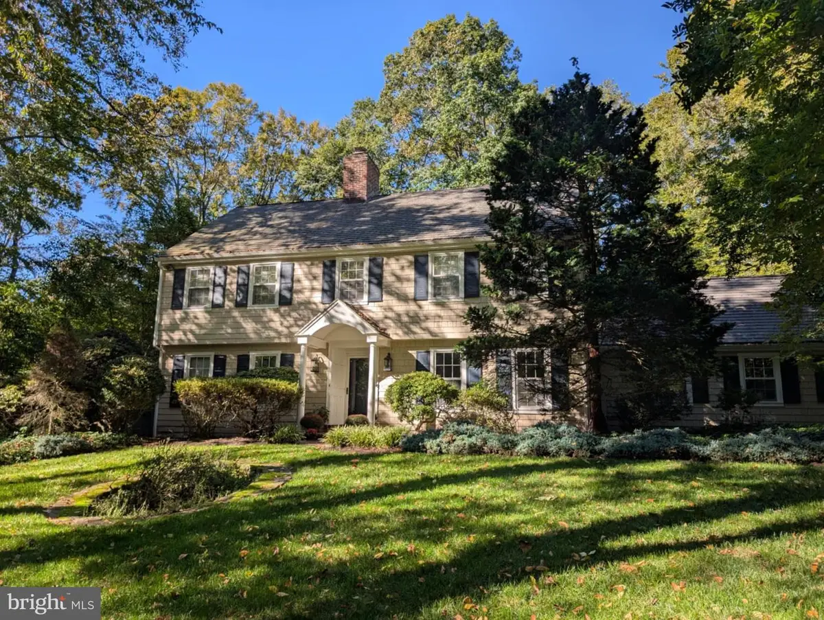 904 Chickadee Ln, West Chester, PA 19382 - Image #1