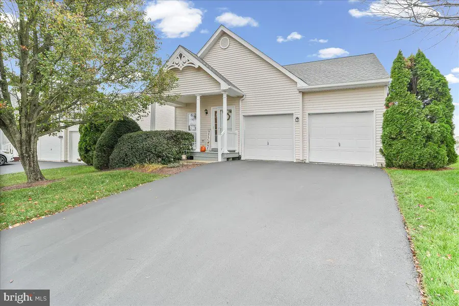 453 E Glenview Dr, West Grove, PA 19390 - Image #3