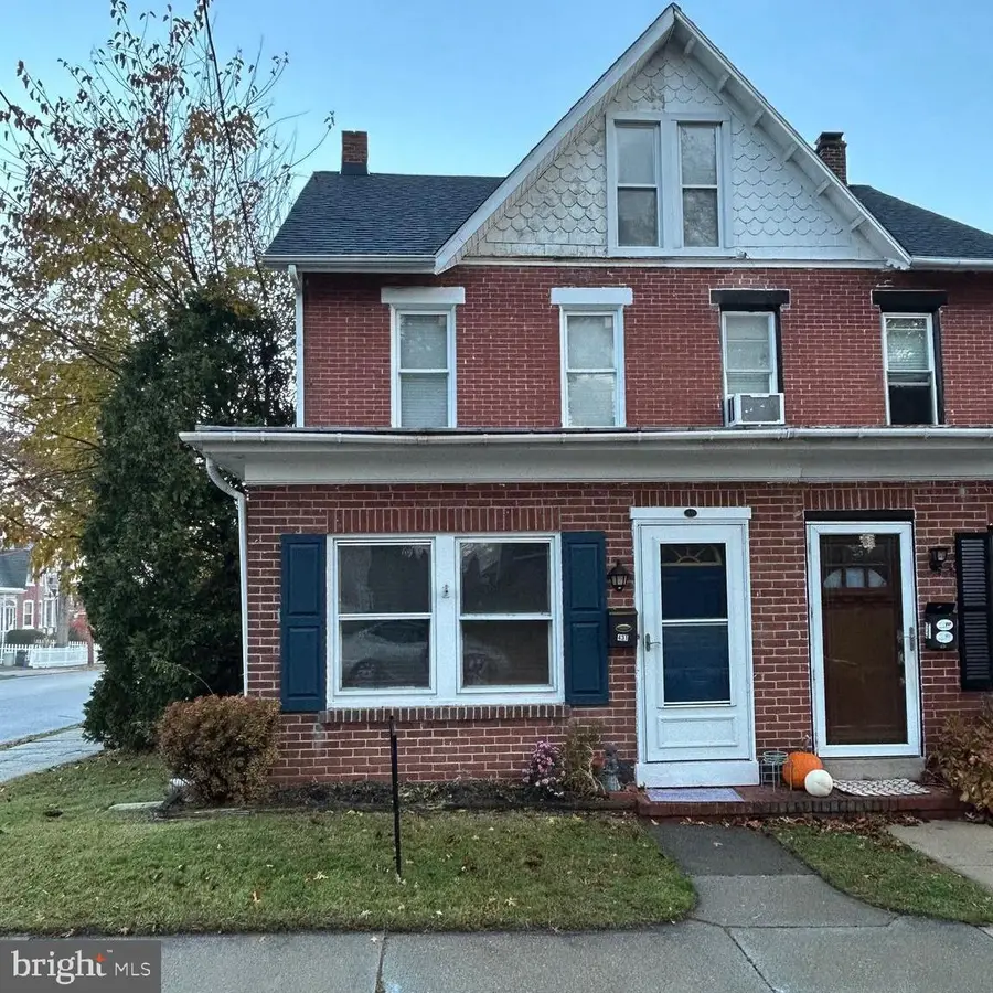 431 Broad St, Spring City, PA 19475 - Image #2