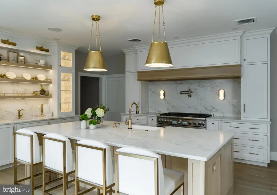 211 Bella Vista Rd, Devon, PA 19333 - Image #2