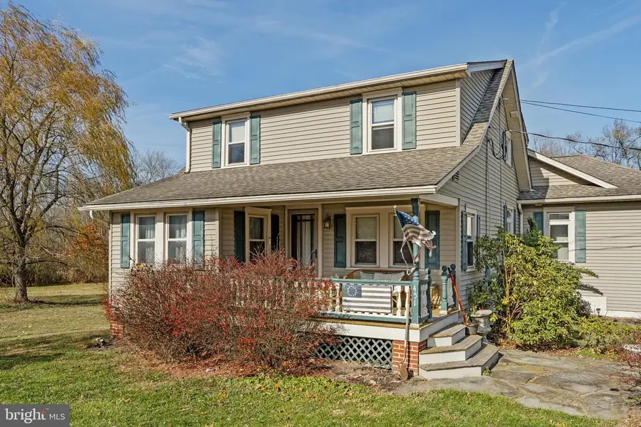 451 Pine Swamp Rd, Elverson, PA 19520 - Image #2