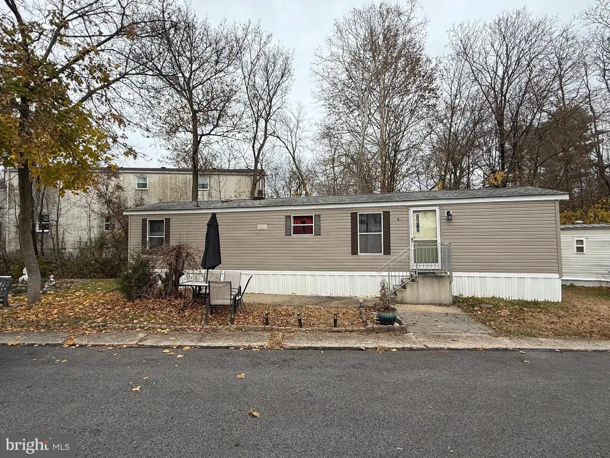 41 Terrace Dr, Phoenixville, PA 19460 - Image #1