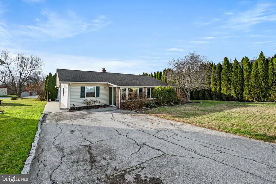 426 S Walnut St, Kennett Square, PA 19348 - Image #2