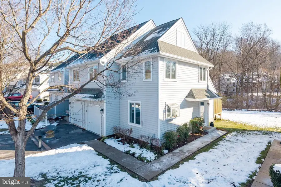 125 W Thomas Ct, Kennett Square, PA 19348 - Image #2