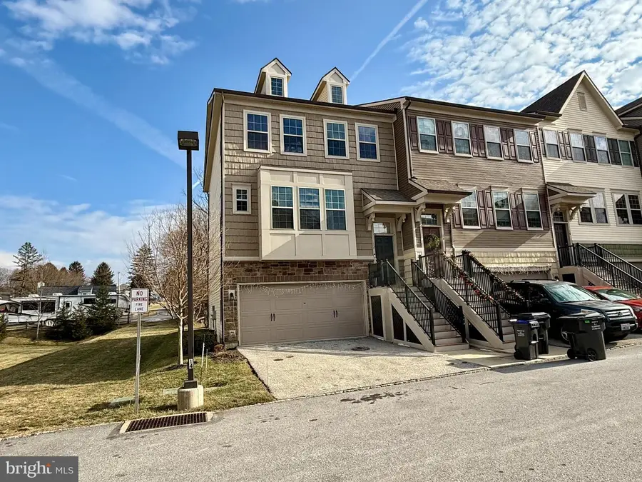 12 Maxwell Ln, Malvern, PA 19355 - Image #3