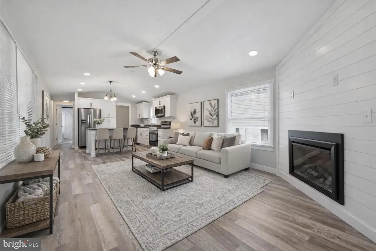 8 Cherokee Ln, Honey Brook, PA 19344 - Image #1