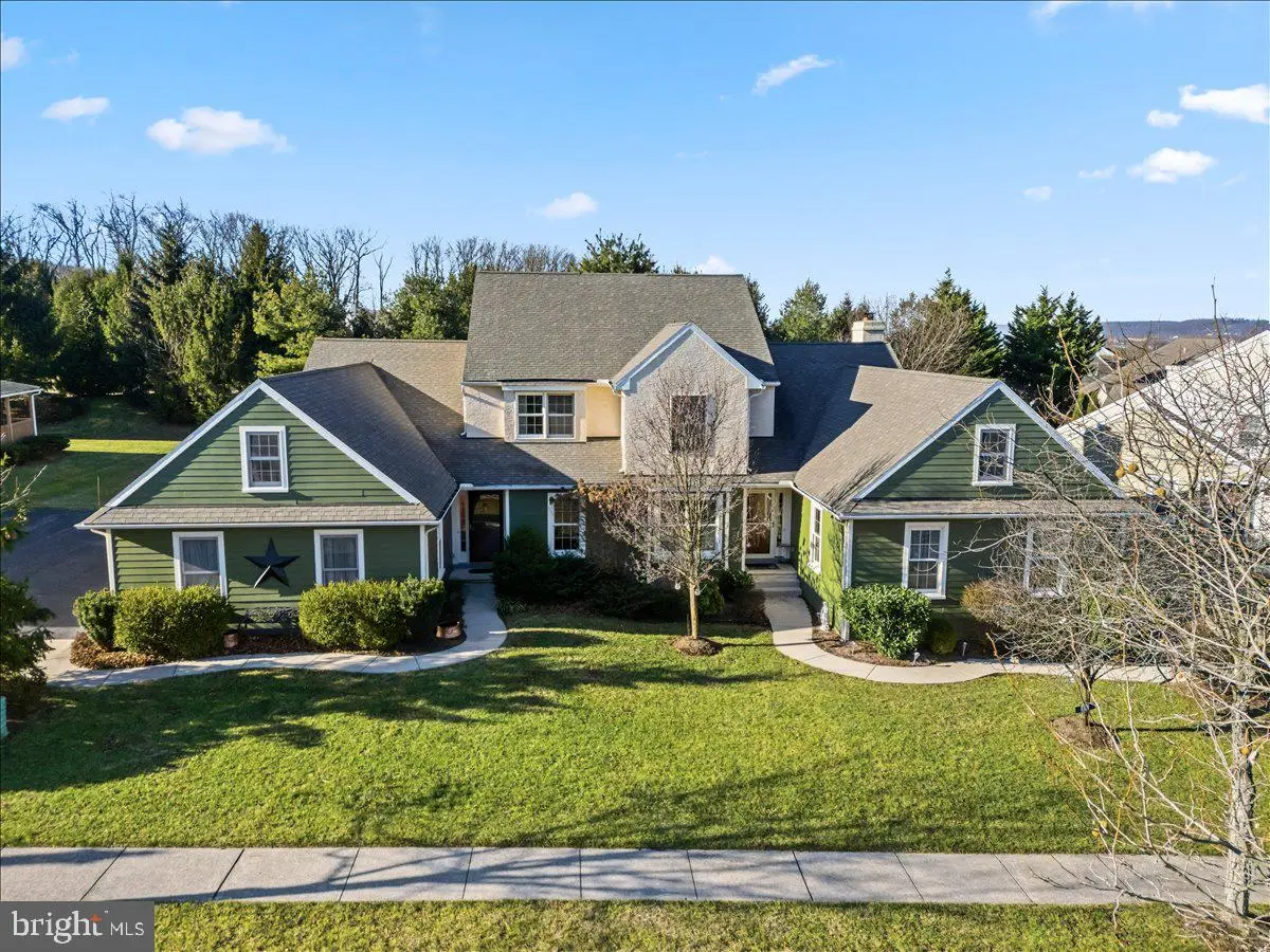 9 Parkside Dr, Elverson, PA 19520 - Image #1